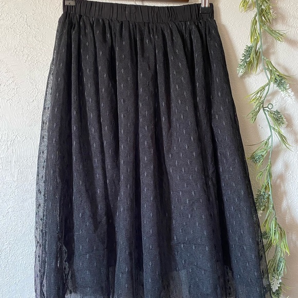 Forever 21 Black Tulle Midi Skirt – Size Small - Picture 2 of 4